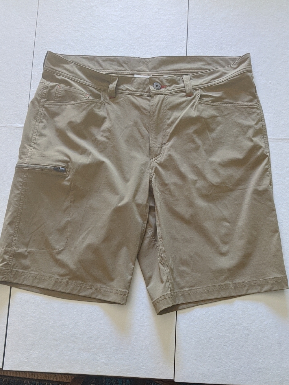 L.L. Bean Cresta Mountain Shorts Men's 36W Reg Tan
